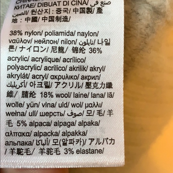 Brand new Calvin Klein sweater - Picture 5 of 5